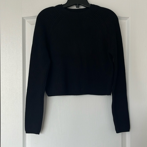 Club Monaco cropped crew neck knit sweater - Picture 1 of 4